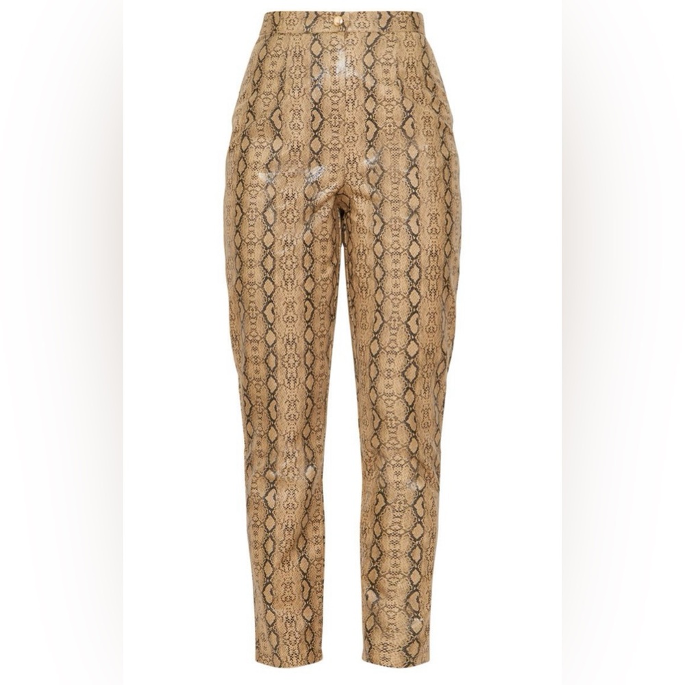 High waist animal skin pant.